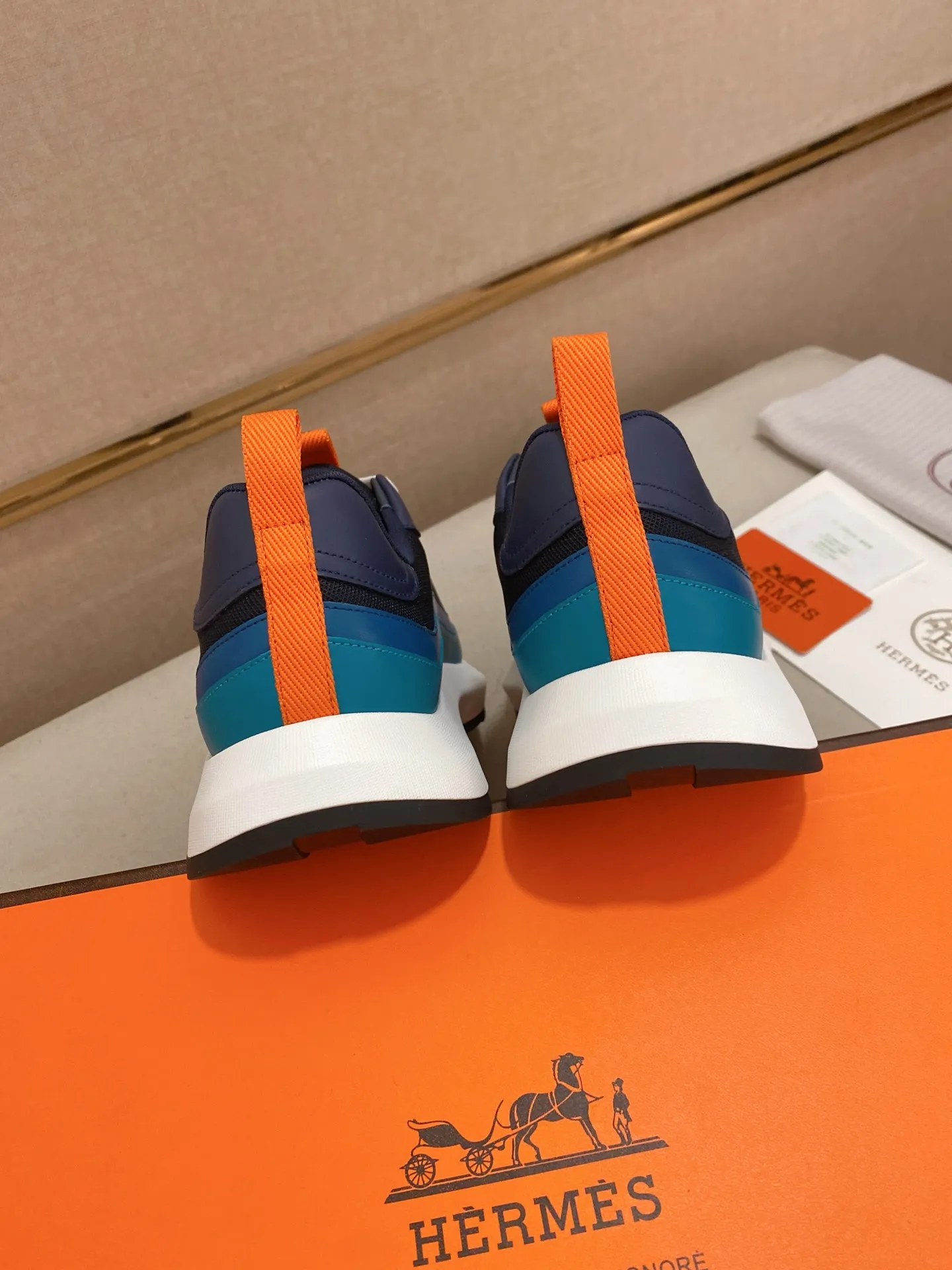 Men's clothing and shoes💰: 620💰《HERMES》【Classic Original Version】Hermès; Top 🔝 Purchasing Agency 🔍🔍Men's latest 🇺🇸 counters are on sale simultaneously, original imported from Italy ▲▲Silk cowhide with breathable fabric ▲▲ (high-end and expensive Qi·Grade) Exquisite workmanship (Italian 🇮🇹Imported water-dyed 🐂cowhide lining) Sole: Original sole provided by the original factory, ⚠️Exclusive double-layer activity·TPR·Rubber·Combined molded outsole; Super·comfortable·wear-resistant·non-slip·environmental protection The real thing is more beautiful if you take the real thing (high quality, follow the order), you can enter and exit the counter at will * Number of yards: 38·39·40·41·42·43·44# (can be customized 45.)